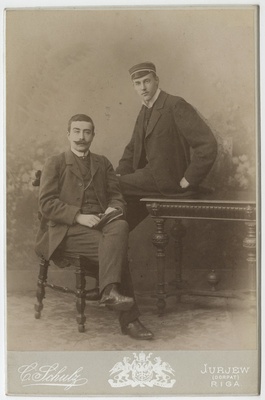 Korporandid B. Erdmann ja E. Rathlef  duplicate photo