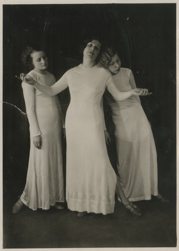 Tantsijad Tiina Kapperi tantsuõhtul esinemas