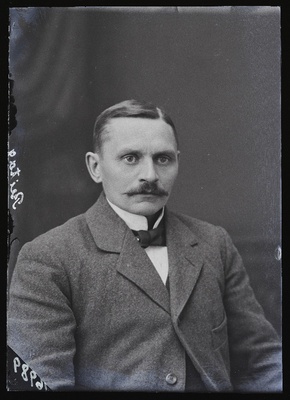Reitag.  similar photo