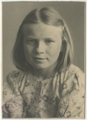 Liia Treial´i portree  duplicate photo