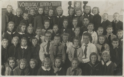 Grupifoto pioneeridest  duplicate photo