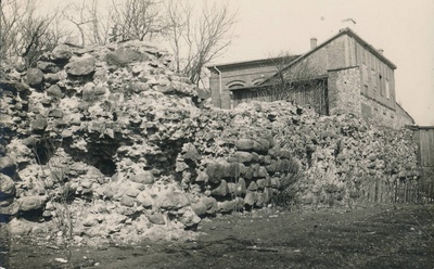 Tartu keskaegne linnamüür (Lihapoe t äärs), 1929.  similar photo