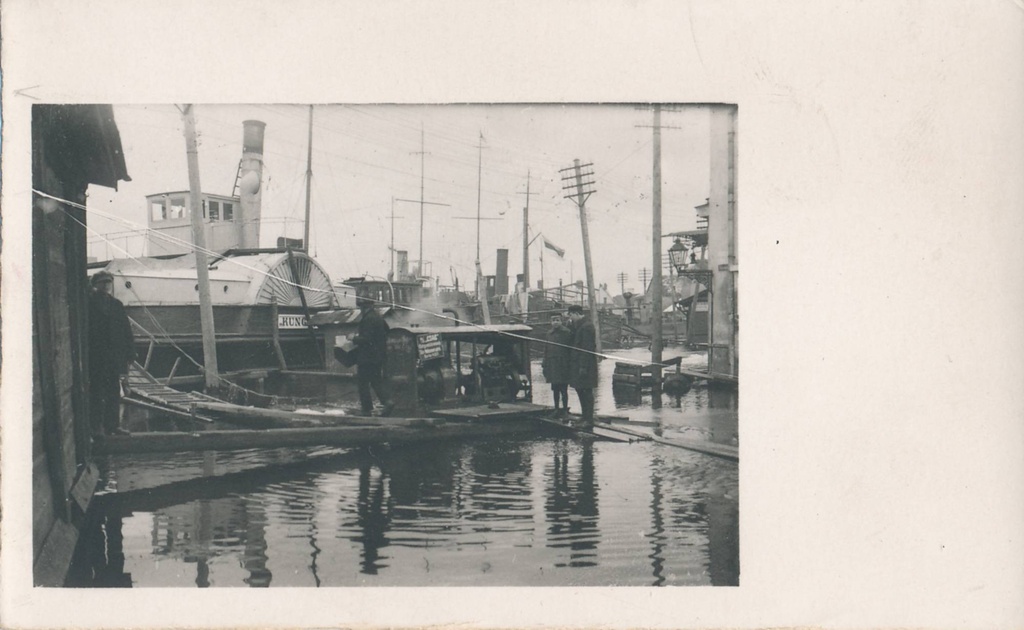 Sadam: aurulaev Kungla (Lodja t kohal). Tartu, 1920-1930.