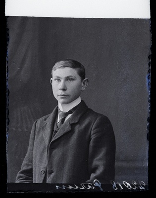 Parun.  duplicate photo