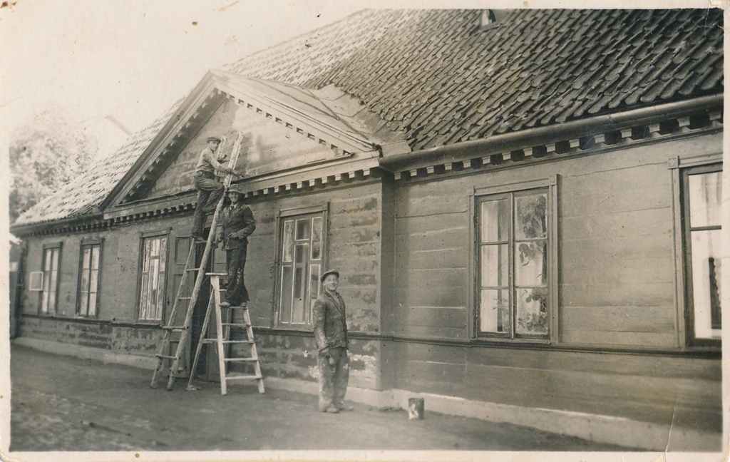 Riia 7 (omanik J. Kuusik), praegu on sellel kohal kino Ekraan (Riia mnt 14). Tartu, 1936.