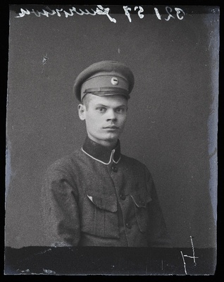 Sõjaväelane Juurikson.  duplicate photo