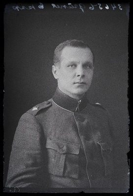Sõjaväelane Grüner.  duplicate photo