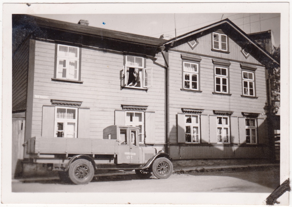 Kesk-Kompassi 13, Tallinn. August Astrik's home (foto on the back of the letter "Howe Destination 18 IX 1939"), window probably Marta Astrik