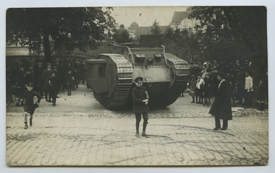 Loodearmee tankid 1919. aastal Tallinnas.