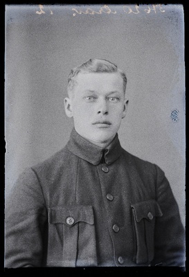 Aleksander Arak.  similar photo