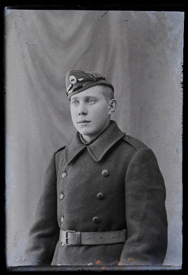Sõjaväelane Paavel.  duplicate photo