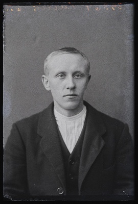 August Kurrik, (Paistu kihelkond, Aidu vald, Koigu talu).  duplicate photo