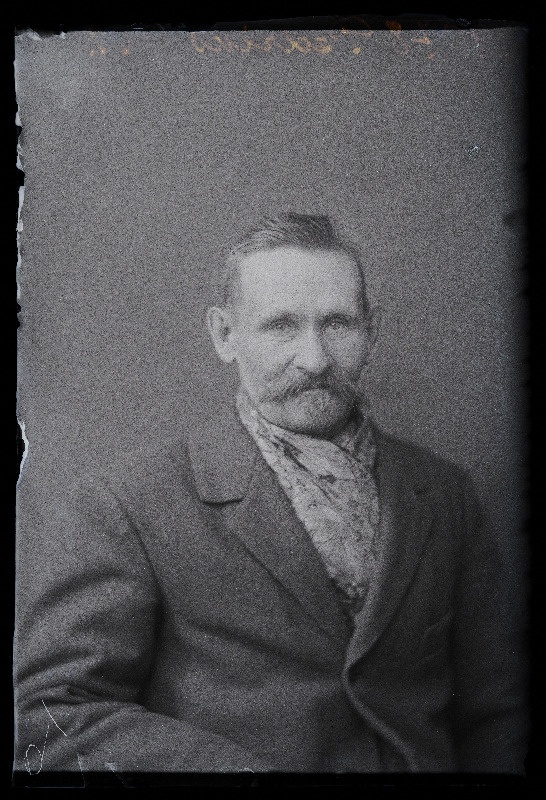 August Pedriks.