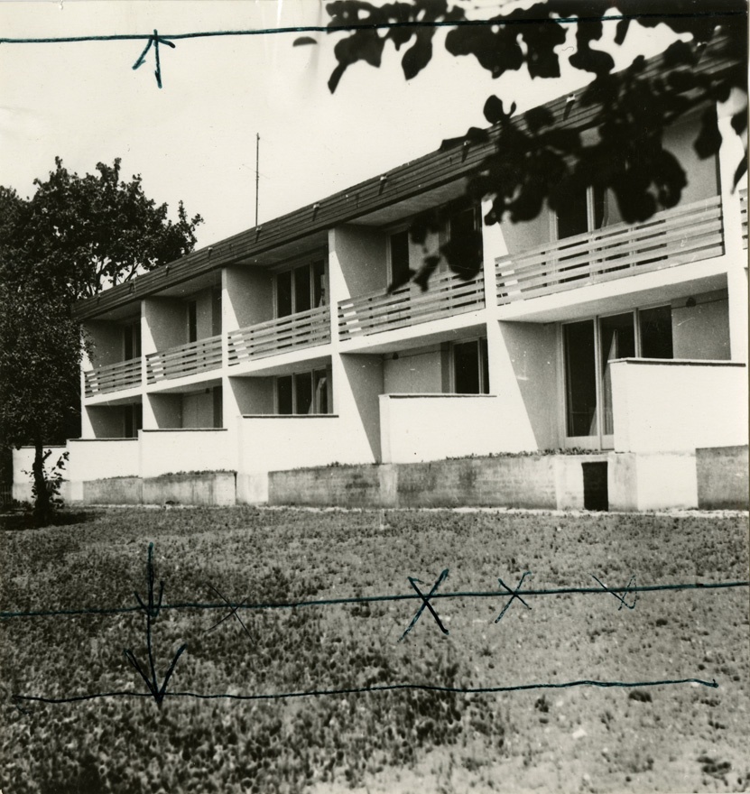 Silikaltsiitplokkidest ridaelamu Raplas, hoone vaade