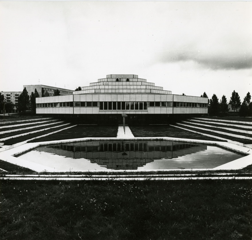 Rapla KEK-i administratiivhoone. Arhitekt Toomas Rein, insenerid Jaan Port ja Aulo Padar