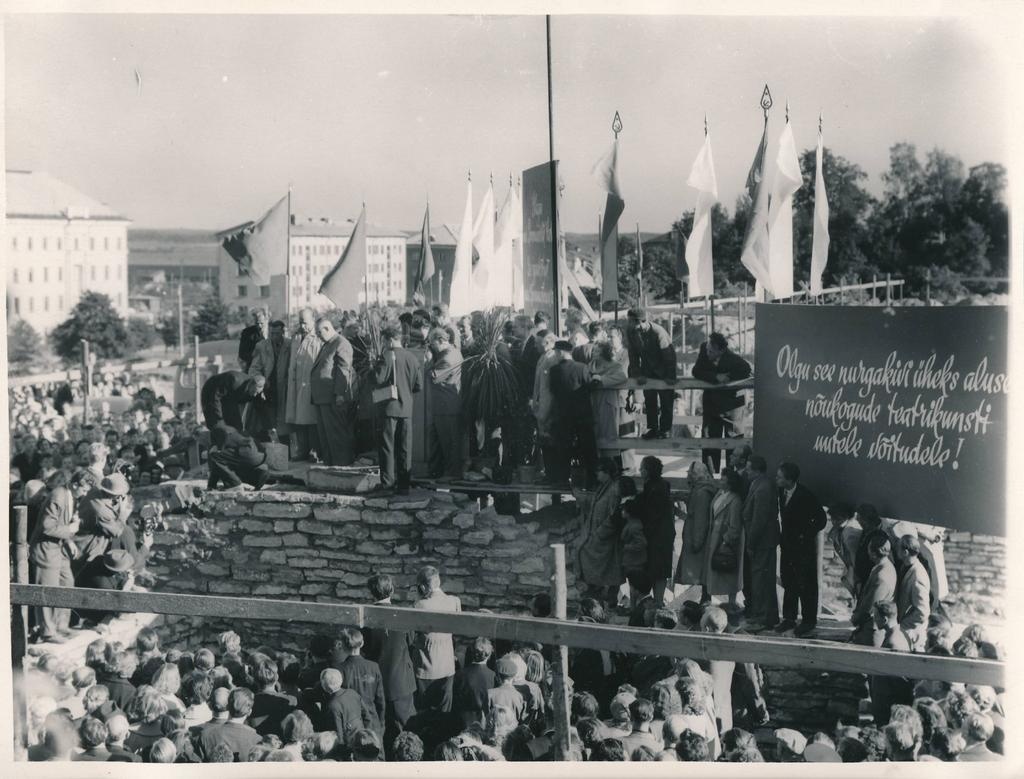 Teater Vanemuine. Uue teatrihoone nurgakivi panek Vanemuise tn 6. 18.09.1960.a.