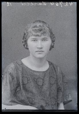 Laretei.  similar photo