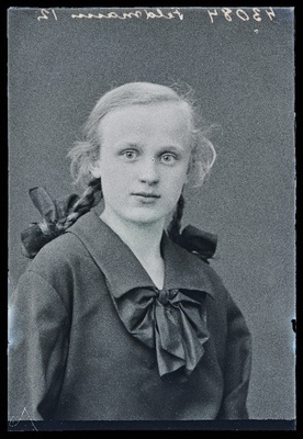 Feldmann.  similar photo
