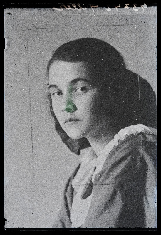 Naise foto, (02.09.1924 fotokoopia, tellija Piller).