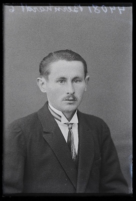Juhan Bernhardt [Bernhard].  duplicate photo