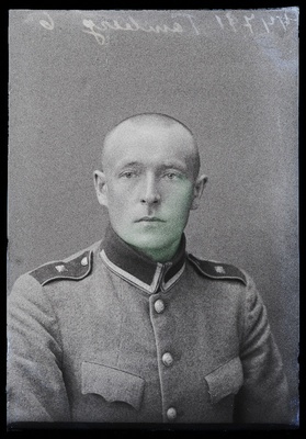 Politseiametnik Tomberg.  similar photo