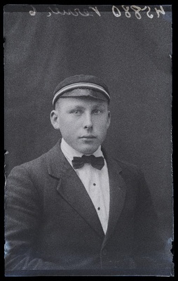 Üliõpilane August Verner.  duplicate photo