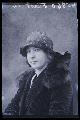 Meri (Mary) Fürst.  similar photo