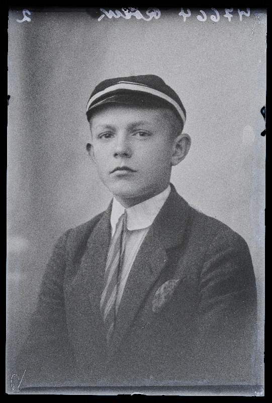 Teklis Arnold Rõuk.