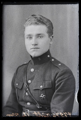 Sõjaväelane, nooremleitnant Johannes Heinrich Kütt, 3. Diviisi Suurtükivägi.  duplicate photo