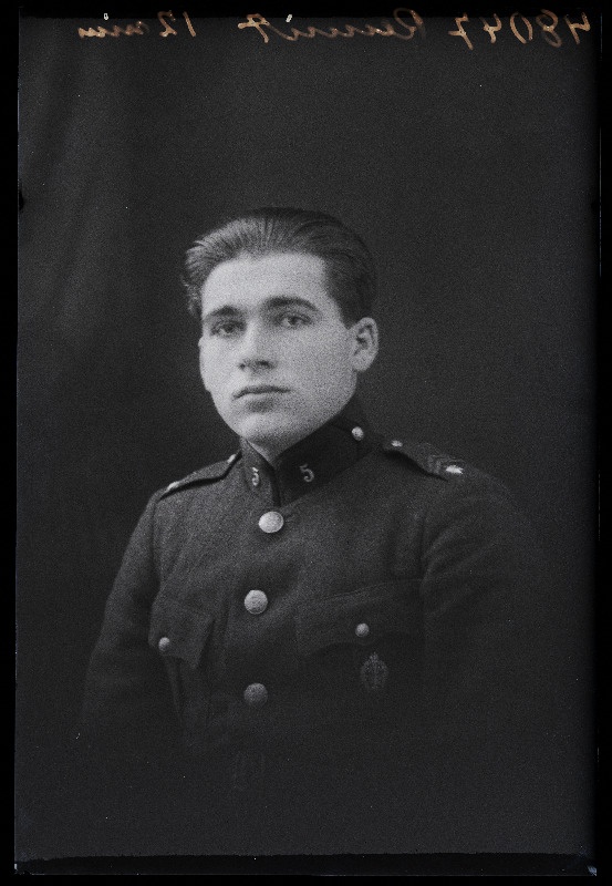 Sõjaväelane Rennit.