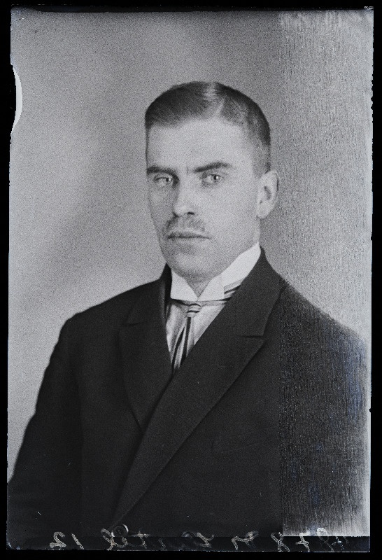 Karksi-Nuia eraarst, baltisaksane Ernst Wilhelm von Hertel.
