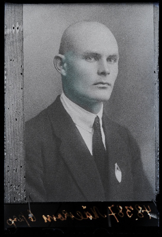Mehe foto, (22.03.1927 fotokoopia, tellija Mäekom).