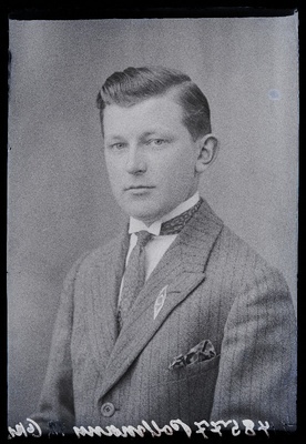 Pollmann.  similar photo