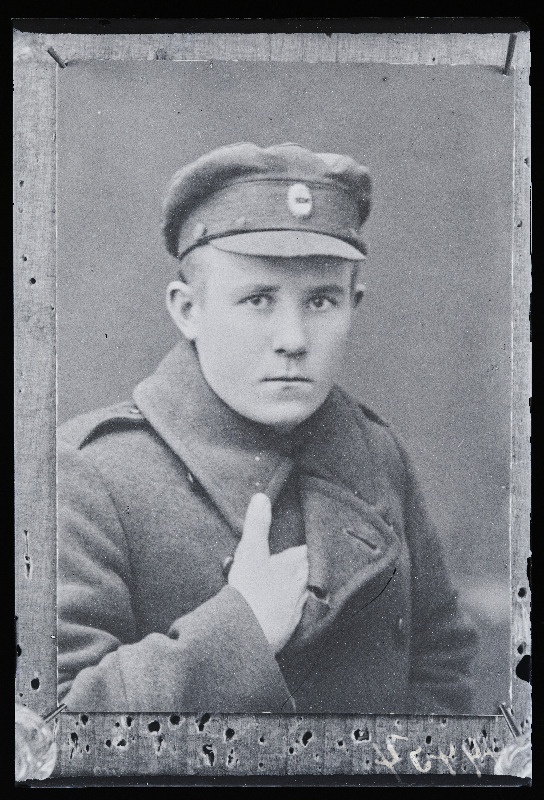 Sõjaväelase foto, (30.09.1927 fotokoopia, tellija Soopa).