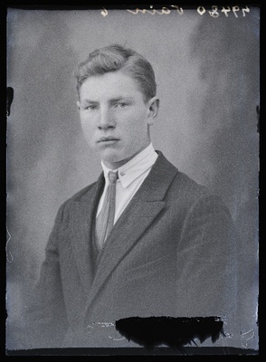 Vain.  duplicate photo