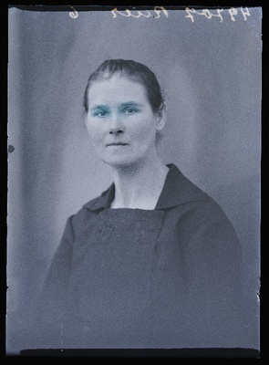 Marie Reier.  duplicate photo