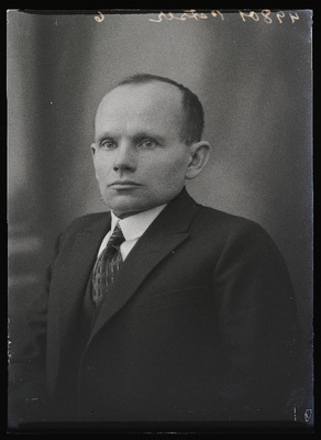 Petser.  duplicate photo
