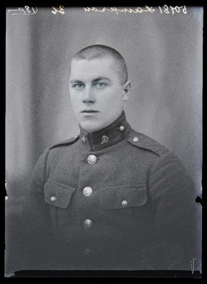 Sõjaväelane Lampson.  duplicate photo