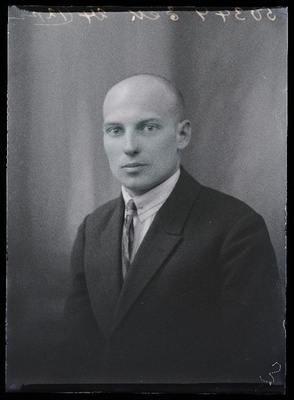 August Eek.  duplicate photo