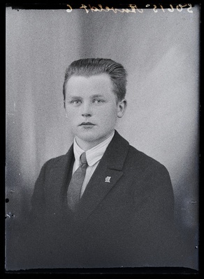 Eduard Anvelt, (Olustvere Põllutöö Keskkool).  duplicate photo