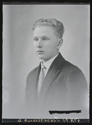 Karl Teiverlaur, (Vastemõisa vald, Poolaka talu).  duplicate photo