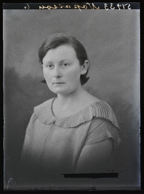 Nopasson.  similar photo
