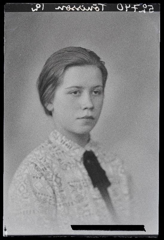 Hilda Tõnisson.