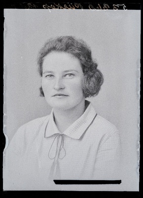 Ida Piiskop, (Kaarli vald, Sorja talu).  duplicate photo