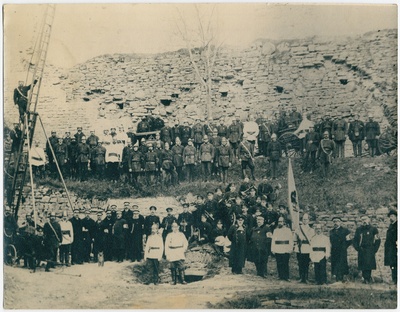 Haapsalu Vabatahtliku Tuletõrje Ühingu liikmed manöövritel ühingu 35. aastapäeval, 1903.a.  duplicate photo