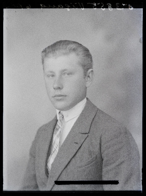 Oskar Viigand, (Sürgavere, Läti talu).