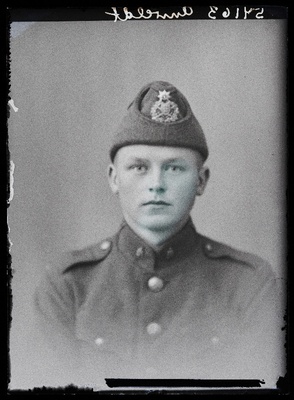 Ajateenija Anveldt [Anvelt].  similar photo