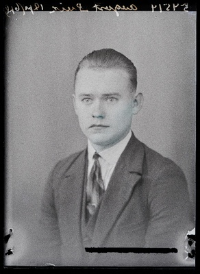 August Suik, (Võisiku vald, Kaavere).  duplicate photo
