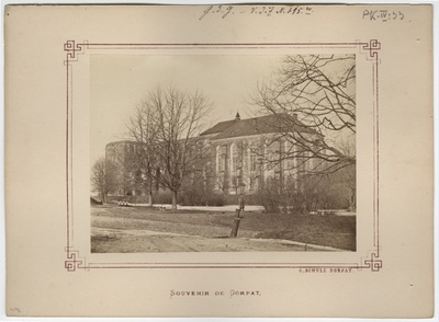 Toomkiriku varemed ja ülikooli raamatukogu - vaade kagust.  duplicate photo