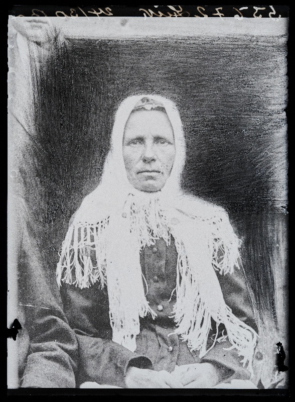 Naise foto, (08.07.1930 fotokoopia, tellija Luik).